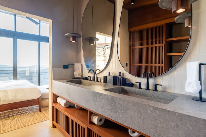 A vanity that borrows the view